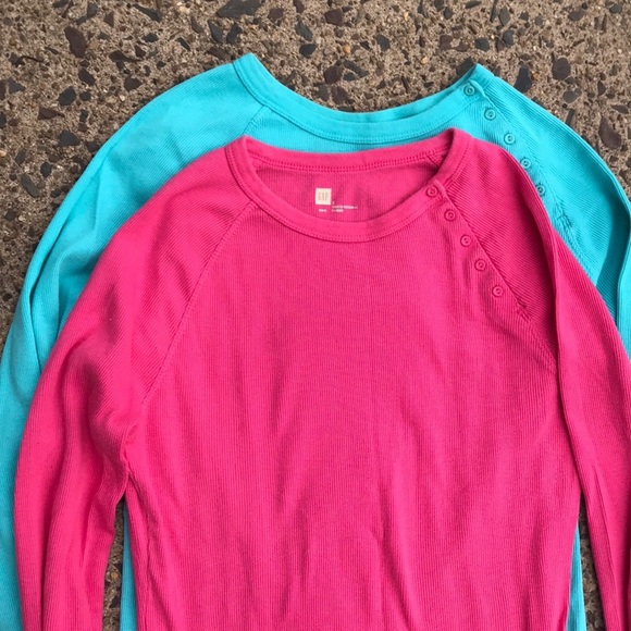 2 Gap button long sleeve tops - Picture 4 of 5